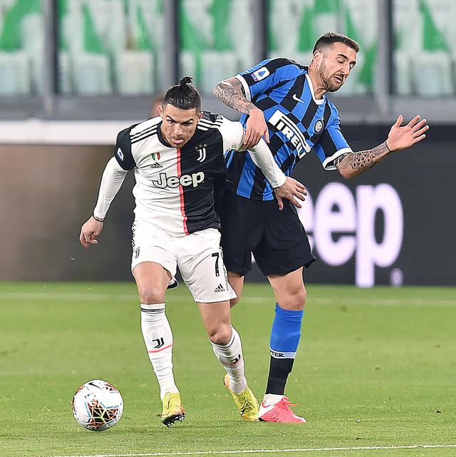 不是偶然是实力！广东工贸六度捧杯省大学生足球赛